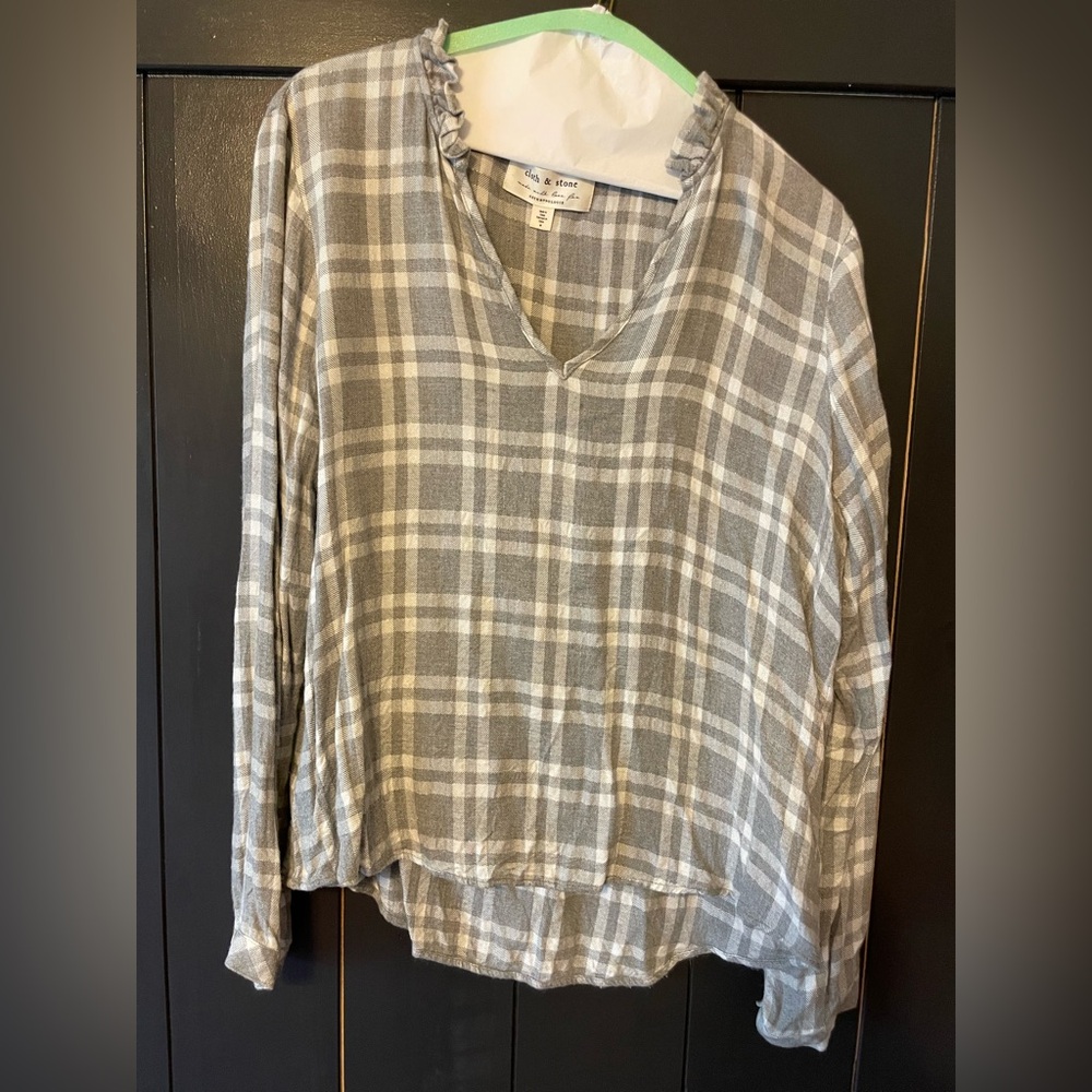 Cloth and Stone (Anthropologie) Grey plaid flannel top Size: M